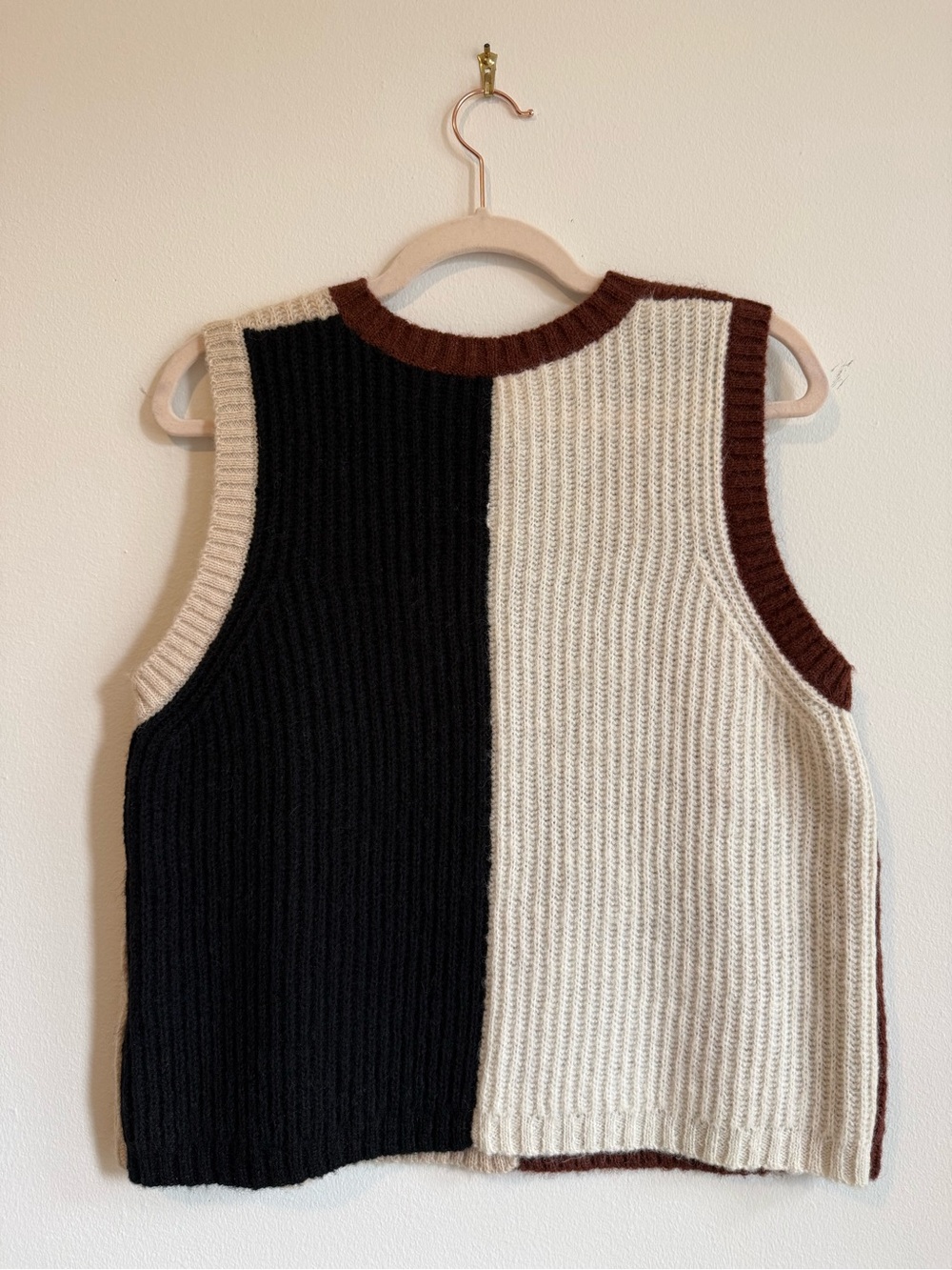 VRG GRL Bridgette knit color-block button sweater vest in brown/white/black - Picture 6 of 8